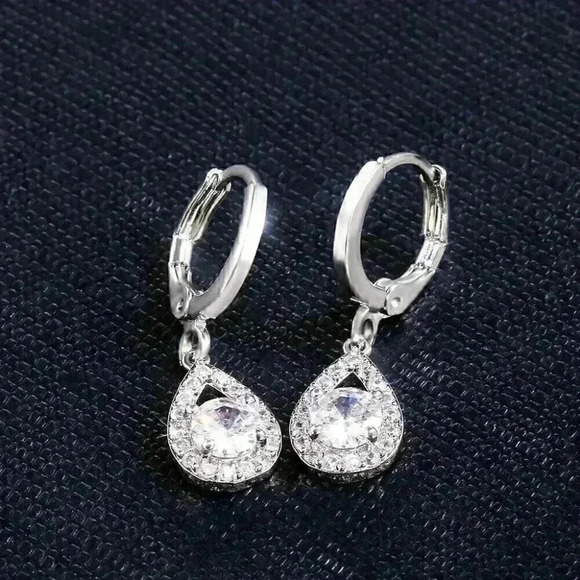 New Beautiful 925 Silver CZ Earrings - Picture 3 of 5
